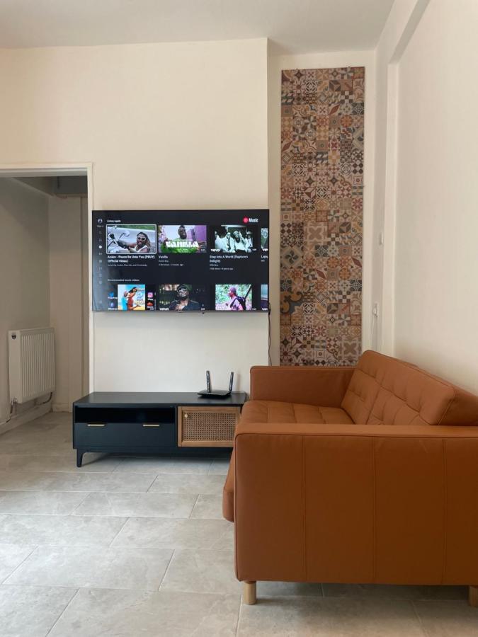 4 Bedroom House With Garden, Parking & 3 Mins Walking Distance From Train Station London Ngoại thất bức ảnh